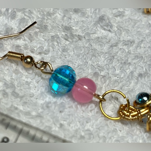 🌸Pink/blue with glitter- sea shells/carved stones copper earrings-artisan NEW - Picture 3 of 9